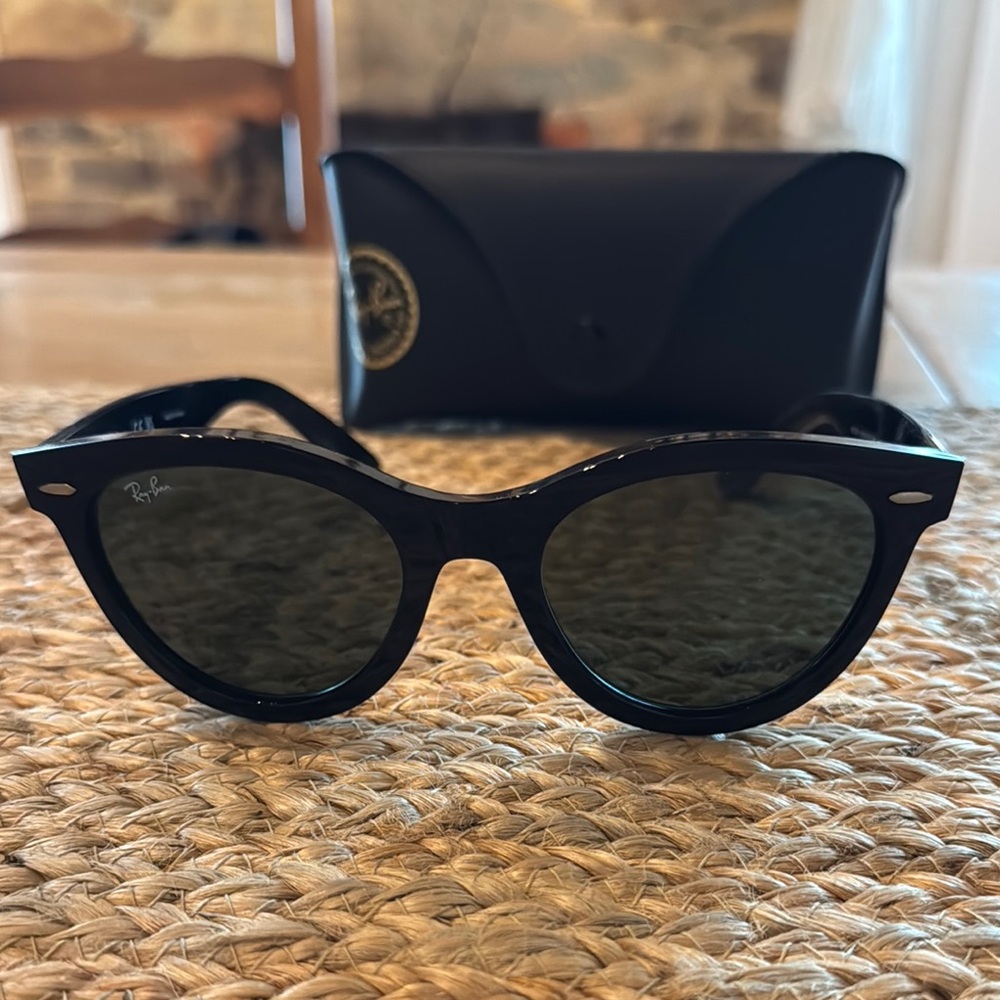 Ray-Ban Black Sunglasses